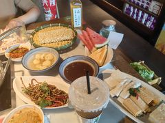 -尚尚仙·酸汤猪手·猪肚鸡火锅(华联万柳购物中心店)