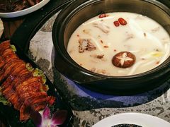 -三人行骨头王火锅(长寿店)