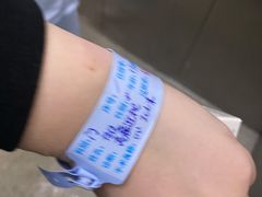 -上海大学附属上海和平眼科医院