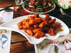 -月亮眼花园餐厅书吧酒吧