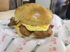 芝士滑蛋猪仔猪扒包-渔记茶餐厅(渔村店)