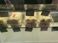 -白玉兰食品甜凤店(合生汇店)