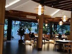 -茅草房·河畔园林火锅