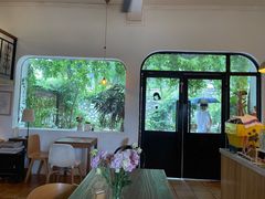 -彳亍咖啡·这里(水湾路店)