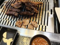 -臻牛烤肉