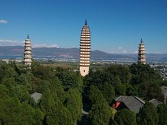 -三塔倒影公园