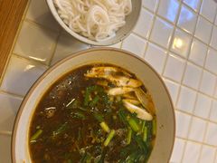 -粉八·云南米线·建水烧烤(常熟路店)