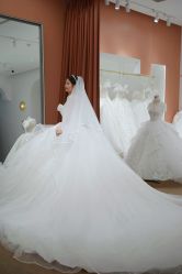 -派丽莫Pellimo原创设计婚纱品牌