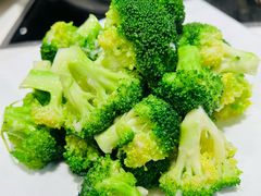 蒜蓉炒西蘭花-辉记海鲜美食(氹仔店)