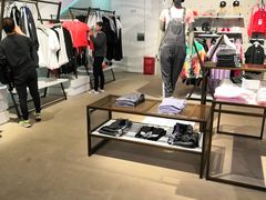 -阿迪达斯(武林银泰三叶草店)