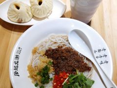 老面土猪肉包-凤起龙游老面包子(凯德晶品店)