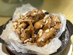 特色沙姜盐焗乳鸽-黄但记老店·陈村粉食府