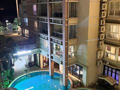 -皇马海口湾海景酒店(万绿园秀英港店)