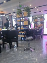 -藤野造型烫染·漂发