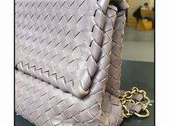 -爱革·奢品·鞋包·衣物·家居(金桥国际商业广场店)