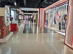 -燕莎奥特莱斯购物中心