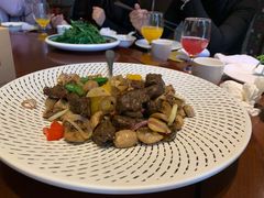 红酒香蘑爆牛肉粒-香浙汇(望京店)