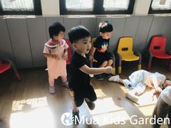 -MuaKids Garden