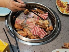 -金滏山·烤肉海鲜火锅自助(襄阳万达店)