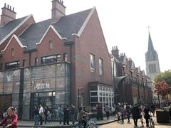 -钟书阁(松江泰晤士小镇店)