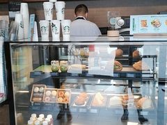 面包甜点陈列柜-星巴克(南通世茂广场店)