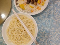 过油肉拌面-巴扎美食·新疆菜·西域歌舞表演餐厅(新疆大厦店)