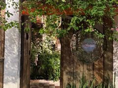 -Cuc Gach Quan Restaurant