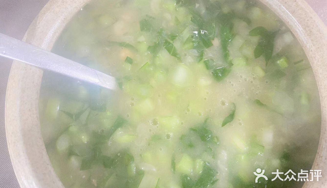这个一定要趁热吃才好吃,鸭脑壳又麻又辣,入味得很