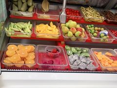 自助取餐区-老炳·七丛松甘草水果