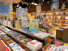 -新华里咖啡书吧(新华书店小寨店)