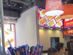 -魔都三兄弟酸辣粉·蘸卤炸串(虹桥万科店)