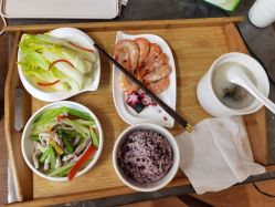 -卓玥国际月子会所(罗山路店)