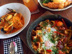 -ROAST coffee & eatery