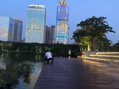 -万绿园