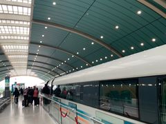 -龙阳路磁悬浮列车总站-停车场