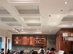 大堂-星巴克臻选(广州沙面店)