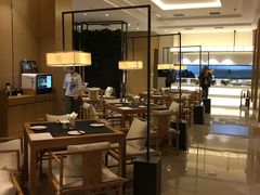 大堂-鱼鲜饭香·招牌汽锅剁椒鱼头王