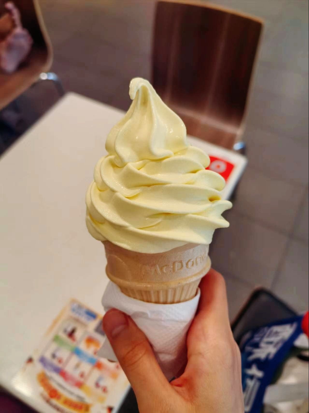 麦麦新口味圆筒冰淇淋
