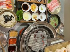 -围炉肉舍•炭烤活鳗•丹东海鲜烤肉(步行街店)