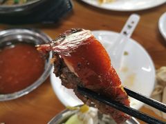 -黄记四更烤乳猪店