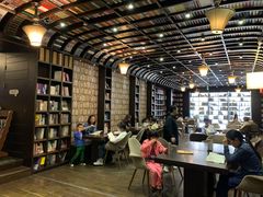 -钟书阁(松江泰晤士小镇店)