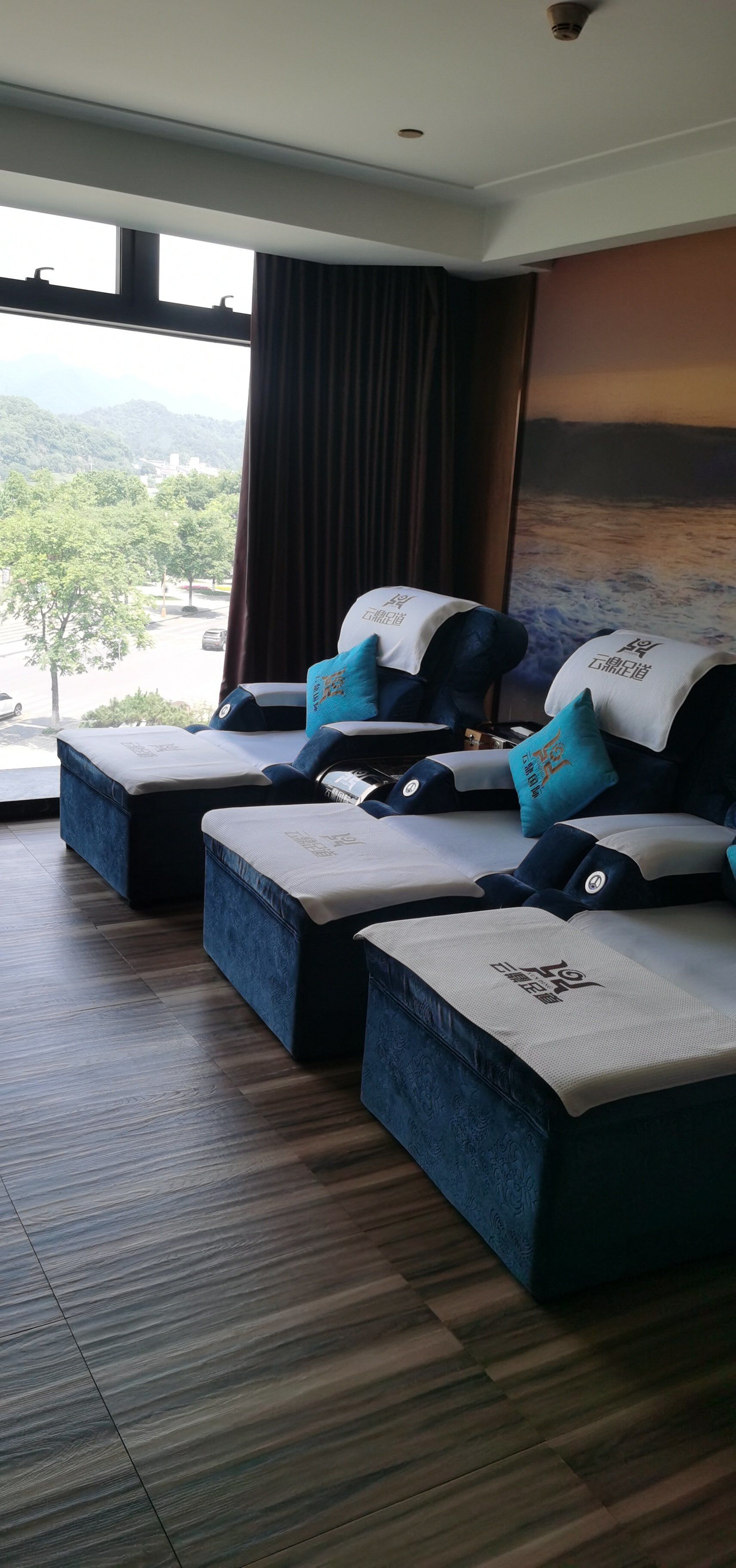 养生足浴#放松解压好去处尽量爱护自己的身体,让自己开心