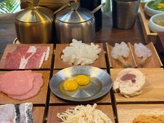 -银米·云南传统过桥米线(双廊黑金冠店)