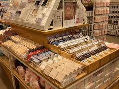 -名创优品(广西南宁江南区万达店)