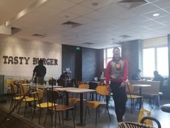 用餐区-麦当劳(杨林得来速店)