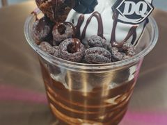 扑扑满杯～巧克力配蛋糕华夫脆-DQ·蛋糕·冰淇淋(茂业天地店)
