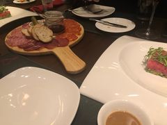 -恰餐厅及酒吧 CHAR Bar & Grill (北京丽都皇冠假日店)