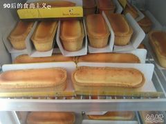 小姐推荐的重乳酪蛋糕，可惜最近看到芝士腻-早安巴黎(四季坊店)