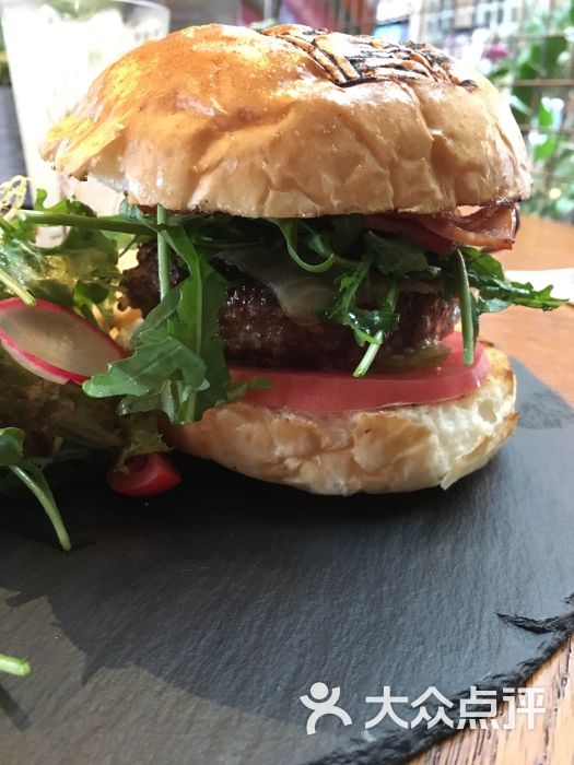 the green bistro 绿食集-招牌牛肉汉堡图片-上海美食-大众点评网