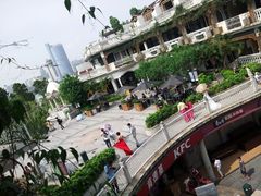 有很多人来拍结婚照-娜娜度假小旅馆